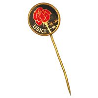 Памятный значок "Lidice", посвящённый трагическим событиям в чешской деревне Лидице во время Второй мировой войны.