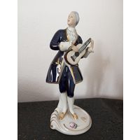 Фарфоровая статуэтка. Royal Dux Богемия.