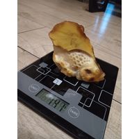 Янтарь самородок. Пейзажный+ подставка морёный дуб. 140г.