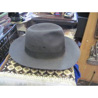 Шляпа фетровая 59 размера.