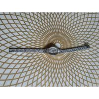 Часы наручные с браслетом ЛУЧ , 17 камней, тикают. Состояние на скане.