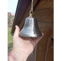Большой старинный Колокольчик - Рында высота 9 см , диаметр 12 см . Звонкая !