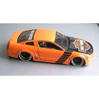 FORD MUSTANG  1:24  Maisto с дефектами