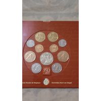 Бельгия годовой набор монет 2000  жетон мондвора и 10 монет
