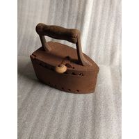 Утюг угольный с нечастым  клеймом буквой =Г=