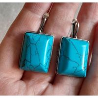 Серьги. Камень.