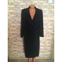 Стильное дорогое пальто Fuchs Schmitt на 50-54 размер. Стильное, качественное, идеально сидит на фигуре. Пальто на подкладке, есть пояс. Красивый большой ворот. Насыщенный черный цвет.