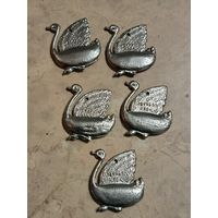 Ёлочные игрушки . Пластик