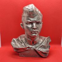 Старт с 1 Рубля !!! Статуэтка Скульптура А. Матросов силумин высота 17 см Красноармеец солдат !!!