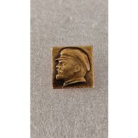 Значек знак Ленин,200 лотов с 1 рубля!!!