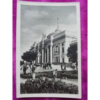 Чистая почтовая фотокарточка 50-е г.г. Одесса. Вокзал.