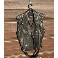 Жилетка кожаная косуха pull and bear