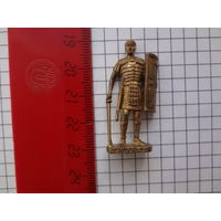 Солдатик с мечом и щитом.