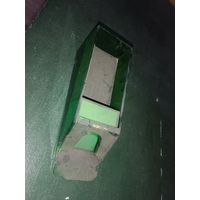 Лоток пластиковый для игральных карт с прессом на несколько колод