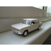 ПОЛЬСКИЙ ФИАТ-125 1\43