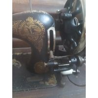 Швейная машинка - старая