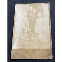 Фотооткрытка 1 Мировая война / Немецкие офицеры / китель (Einheitsmutze), фуражка, бриджи кавалерийского типа и высокие сапоги