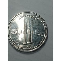 Индонезия 1000 рупий 2010 года .