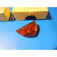 Старая брошь. Янтарь.