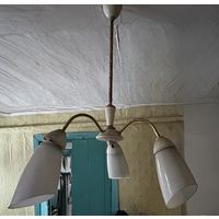 Люстра потолочная 70-ых годов на 3 лампочки