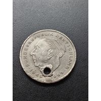 ФРГ 2 марки 1970 г. с дыркой