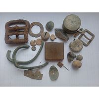 Корпус от немецкой зажигалки, пряжки и др. нахлдки