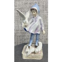 Винтажная статуэтка Royal Worcester Fantails FG Doughty из тонкого фарфора. 19 х 8 см