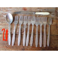 Набор вилок ,ложек ,ножей ,ссср . Цена за всё,