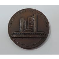 Настольная юбилейная медаль. Канада. Диаметр 4 см.