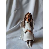 С рубля. статуэтка "Ангел сидит", керамика, акрил, 17 см.