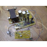 Платы с деталями.