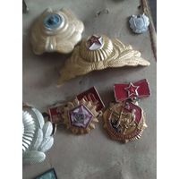 Значки военные и не только цена за лот