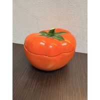 Винтажная фарфоровая шкатулка, сахарница или масленка в форме помидора,СССР.