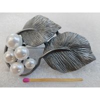 Брошь - кулон. Листья