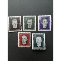 ГДР 1958 Полная серия марок "Строительство национального мемориала. Герои антифашисты" (чистые* с наклейками) Mi.635-639 каталог 2.80 евро