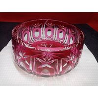 С рубля без мц. ваза темно-красная, СССР. высота 9. диам 17см. 1.3кг вес.