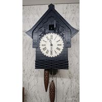 Часы  с кукушкой.
