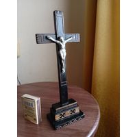 Крест настольный католический.