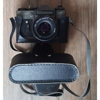 Фотоаппарат " Зенит ЕТ " с объективом Гелиос 44М-4 2/58.