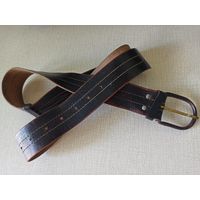 Ремень брючный кожаный (СССР). Длина 120 см (без пряжки), ширина 4,5 см.