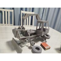 Модель погрузчика Карпатец в масштабе 1:18