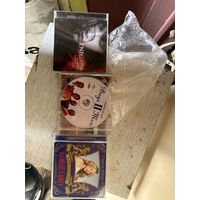 CD- диски с музыкой.