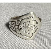 Кольцо серебряное 925 пробы. 76