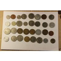 Монеты иностранные стран мира с 1 рубля 32 штуки.