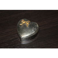 Металлическая шкатулка "Сердце".