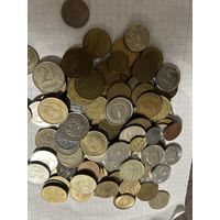 Более 100 монет