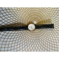 Часы наручные MARTINO с ремешком . В ремонт,коллекцию,на запчасти. Состояние на скане.