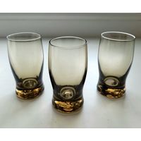 Рюмки/стопки, дымчатое стекло,  винтаж, 3 шт. одним лотом.