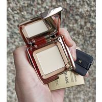 Миниверсия компактной пудры Hourglass Vanish Airbrush Pressed Powder в оттенке Translucent 3 гр