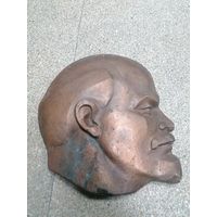 Медный барельеф В. И. ЛЕНИНА